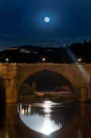 Luna del Ciervo sobre el Puente de San Martín